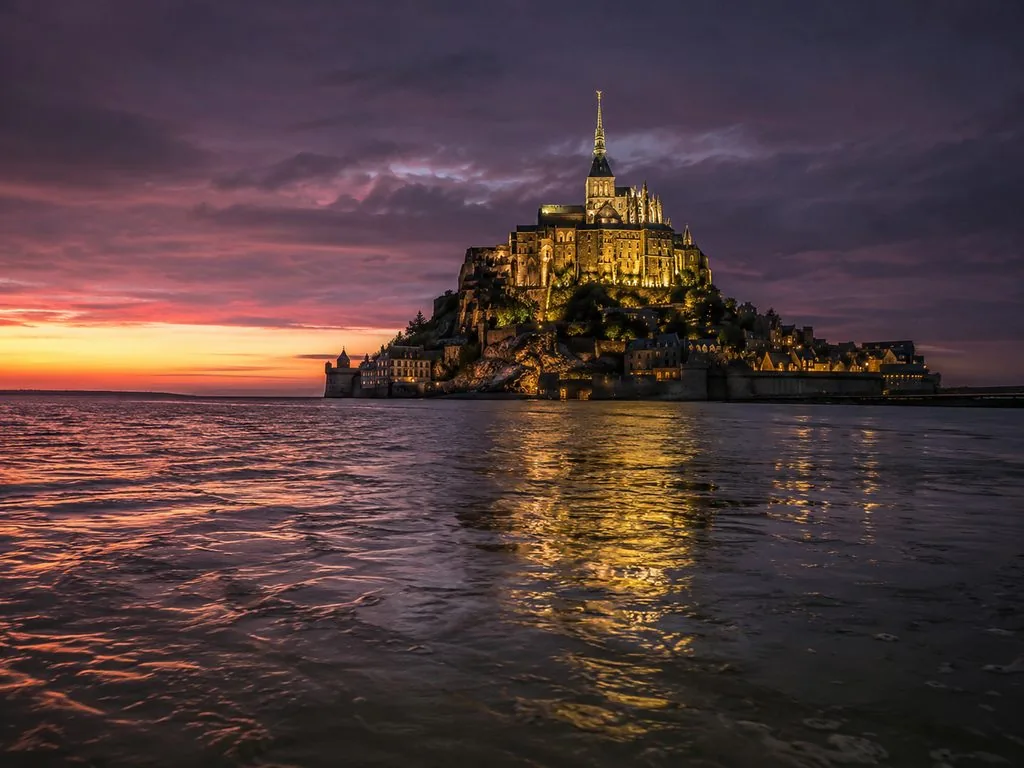 Die Flut um den Mont-Saint-Michel